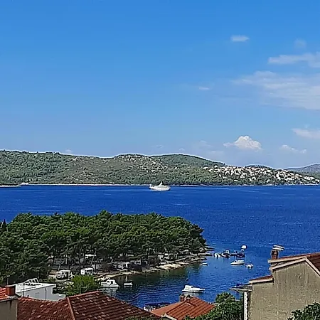 Mit Blick Auf Wasser Traù