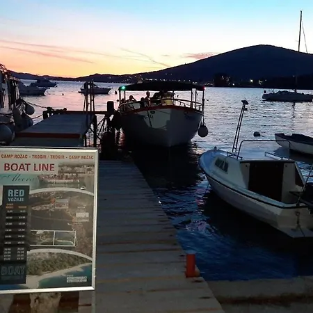 Mit Blick Auf Wasser Trogir
